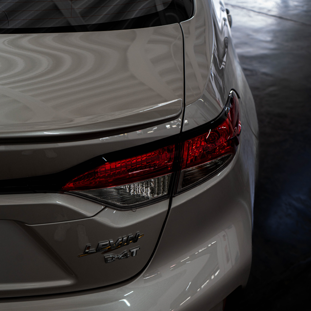 Toyota Corolla Levin Gris 2025