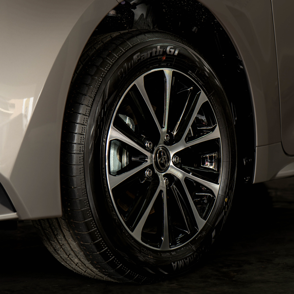 Toyota Corolla Levin Gris 2025